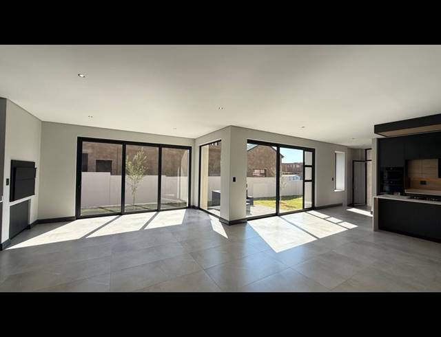 4 BEDROOM HOUSE FOR SALE IN FOUNTAINBROOK ESTATE
